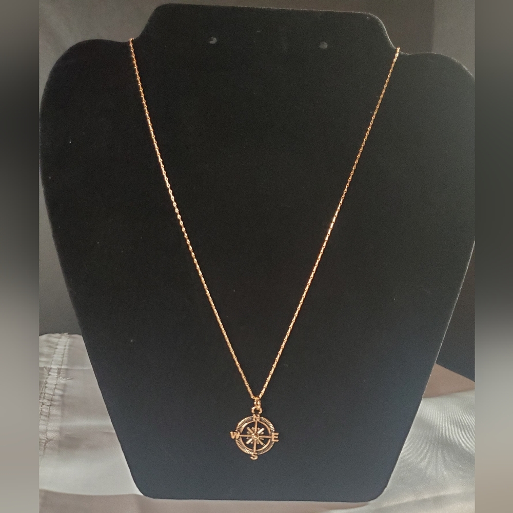 Compass Gold Necklace- New - Picture 2 of 4